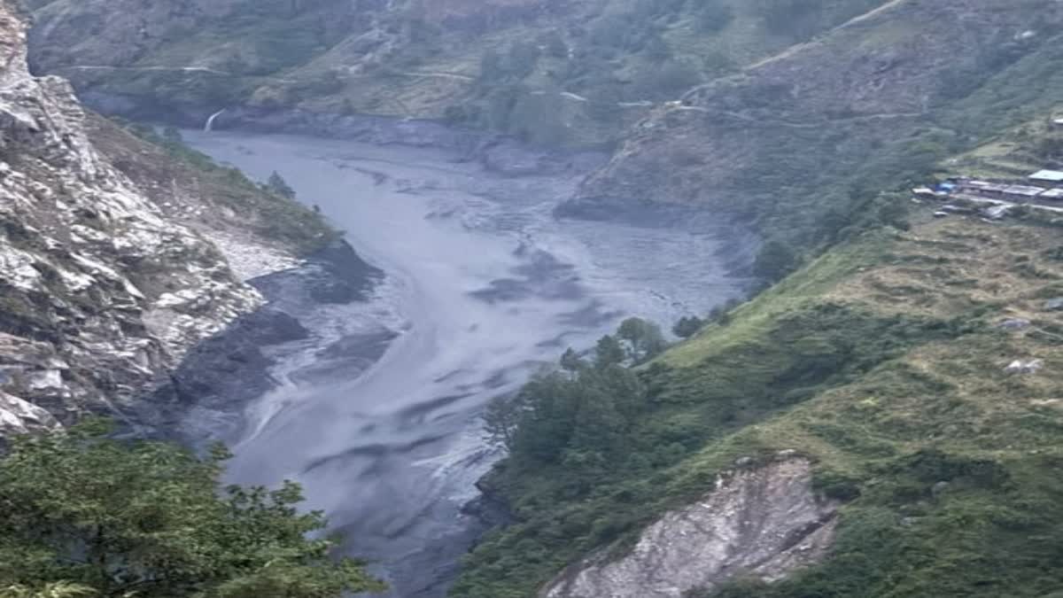 বৃভোরবেলায় ধেয়ে এল হড়পা বান! নেপালে ভেসে গেল 35 বাড়ি ও সেতু