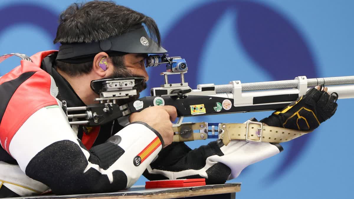 உலக சாம்பியன்ஷிப் துப்பாக்கி சுடுதலில் தங்கம் வென்று சாம்ராட் ரானா சாதனை