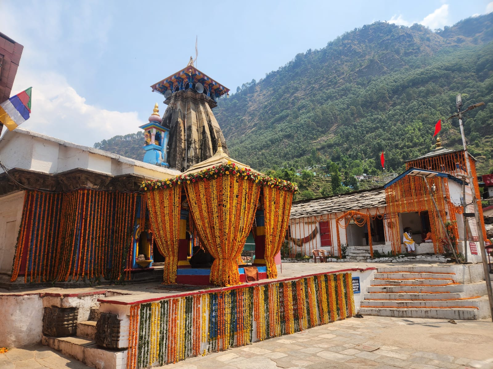 ukhimath-emerges-as-a-divine-wedding-destination-after-triyuginarayan