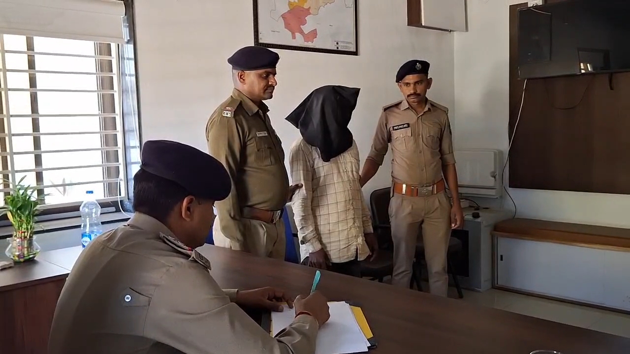 પોલીસે ગણતરીની કલાકોમાં આરોપીને ઝડપી પાડ્યો હતો