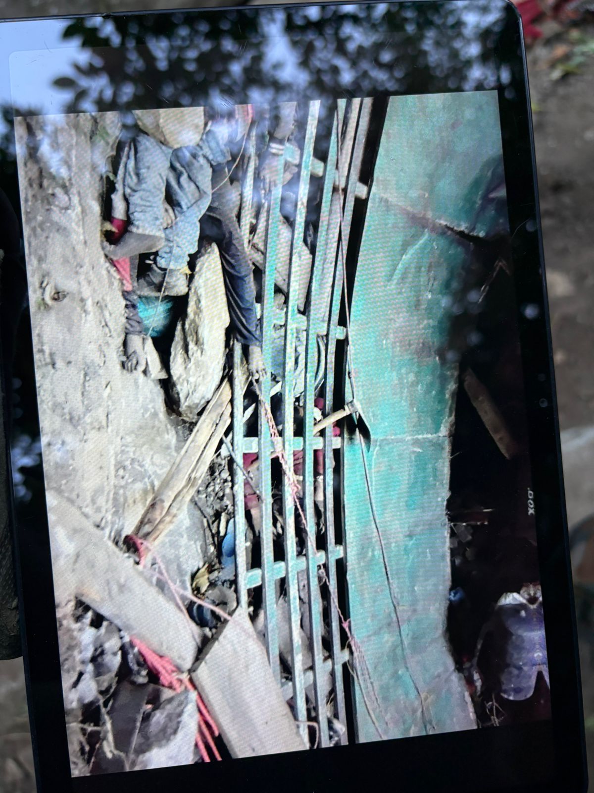 Family of the worker who died in an accident on the Chaglagam road is grieving in Tinsukia