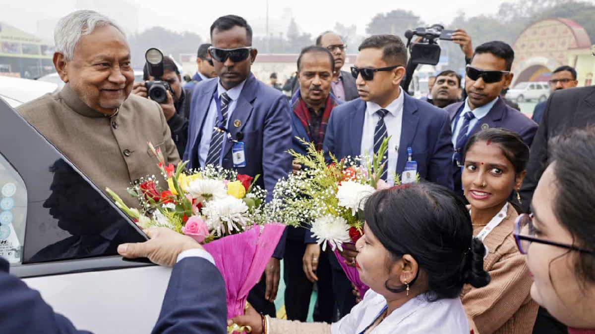 Delhi HC Issues Notice on Lalu's IRCTC Scam Plea, Refuses Stay | Quick Digest