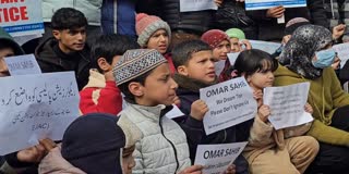 یومیہ اجرت پر کام کر رہے عارضی ملازمین کا سرینگر میں احتجاج