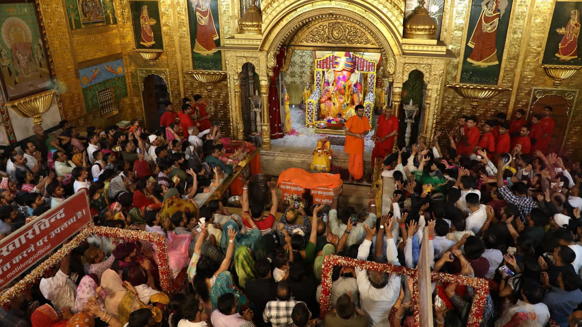 Fagotsav in Ganesh Mandir