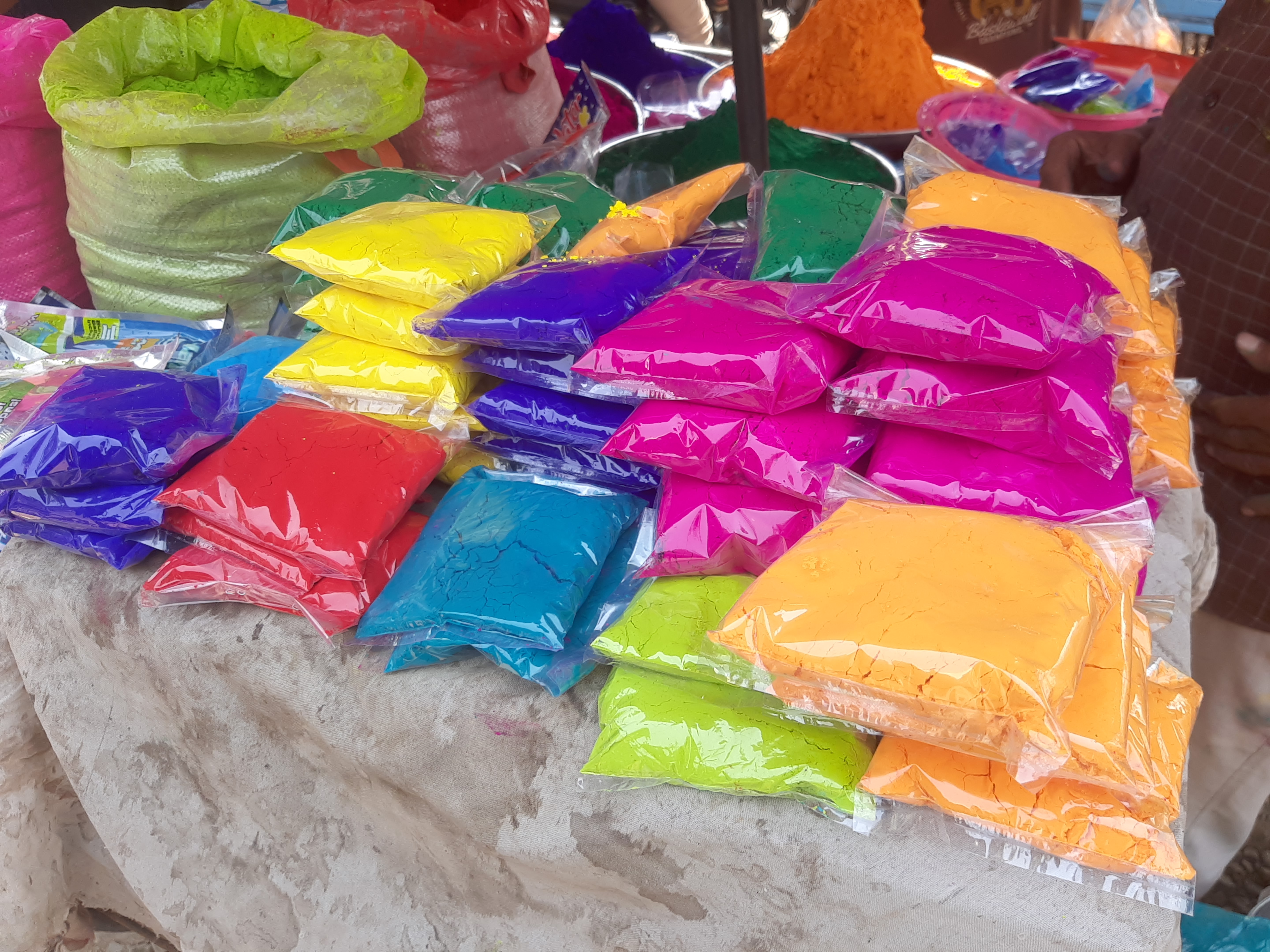 ખજૂર ધાણી દાળિયા રંગ પિચકારી બધામાં વધારો