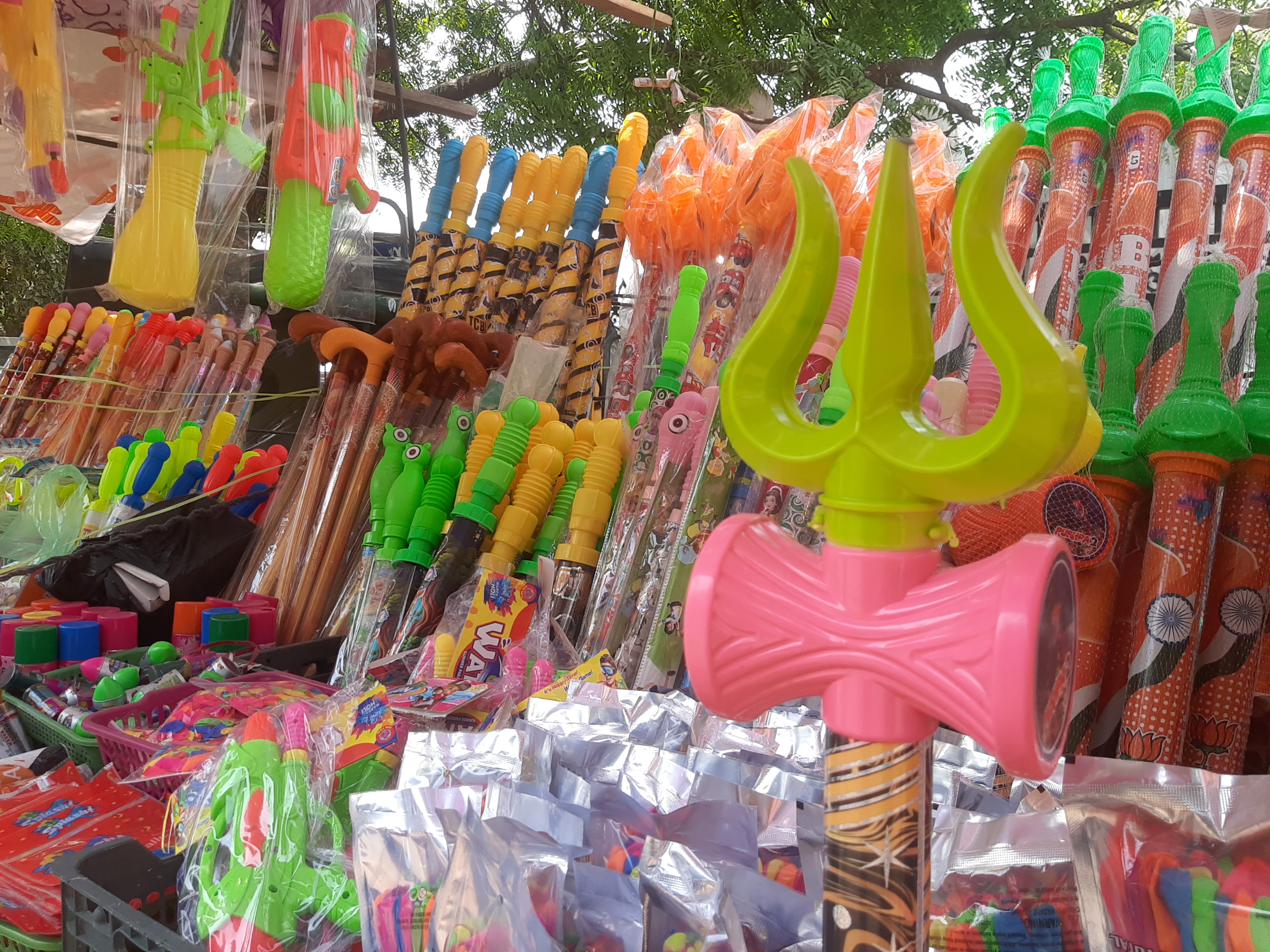 ખજૂર ધાણી દાળિયા રંગ પિચકારી બધામાં વધારો