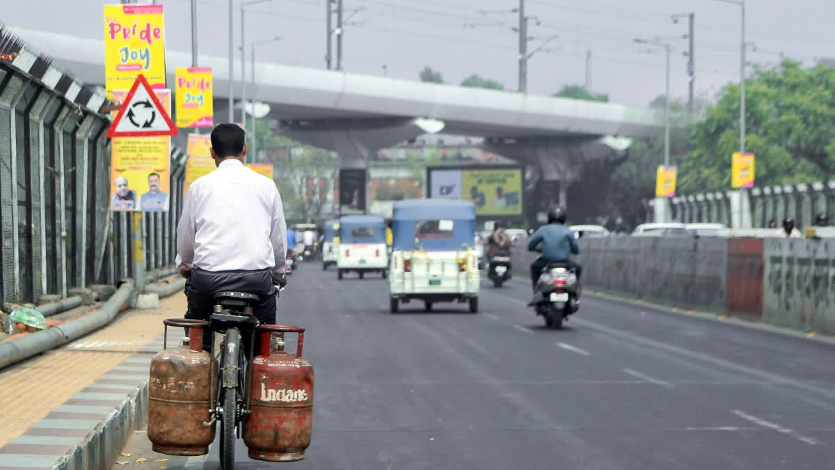 Induction Cooktops Go Out Of Stock On Quick-Commerce Apps As LPG Shortage Fears Grow Induction Cooktops Go Out Of Stock On Quick-Commerce Apps As LPG Shortage Fears Grow
