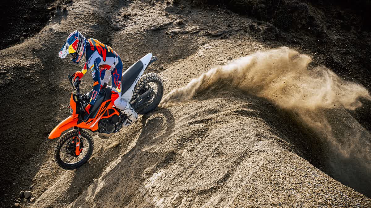 ktm-390-enduro-r-launched-in-india-at-rs-3-dot-36-lakh