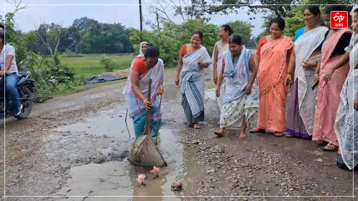 Khowang women protest