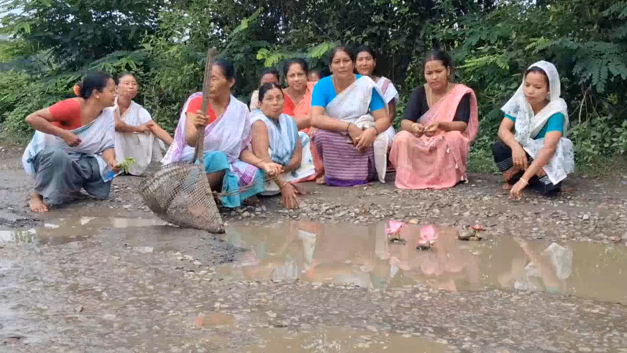 Khowang women protest