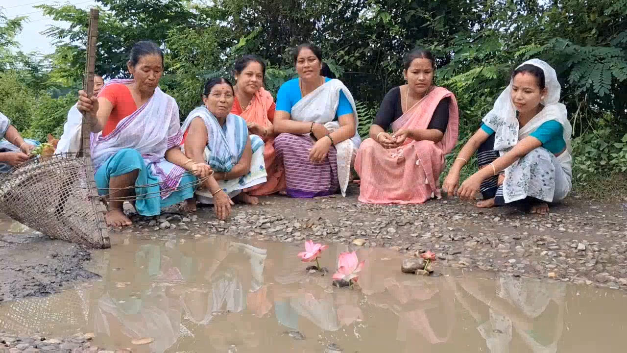 Khowang women protest