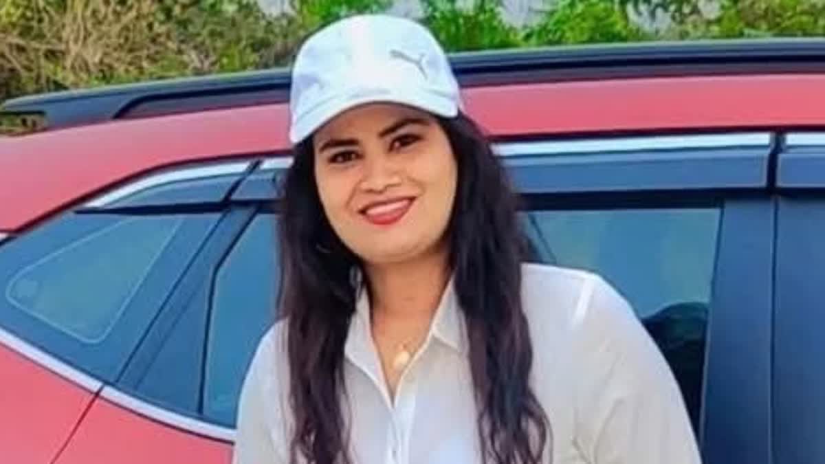 Kannada TV actress attacked, husband stabbed her in many parts of the body, arrested