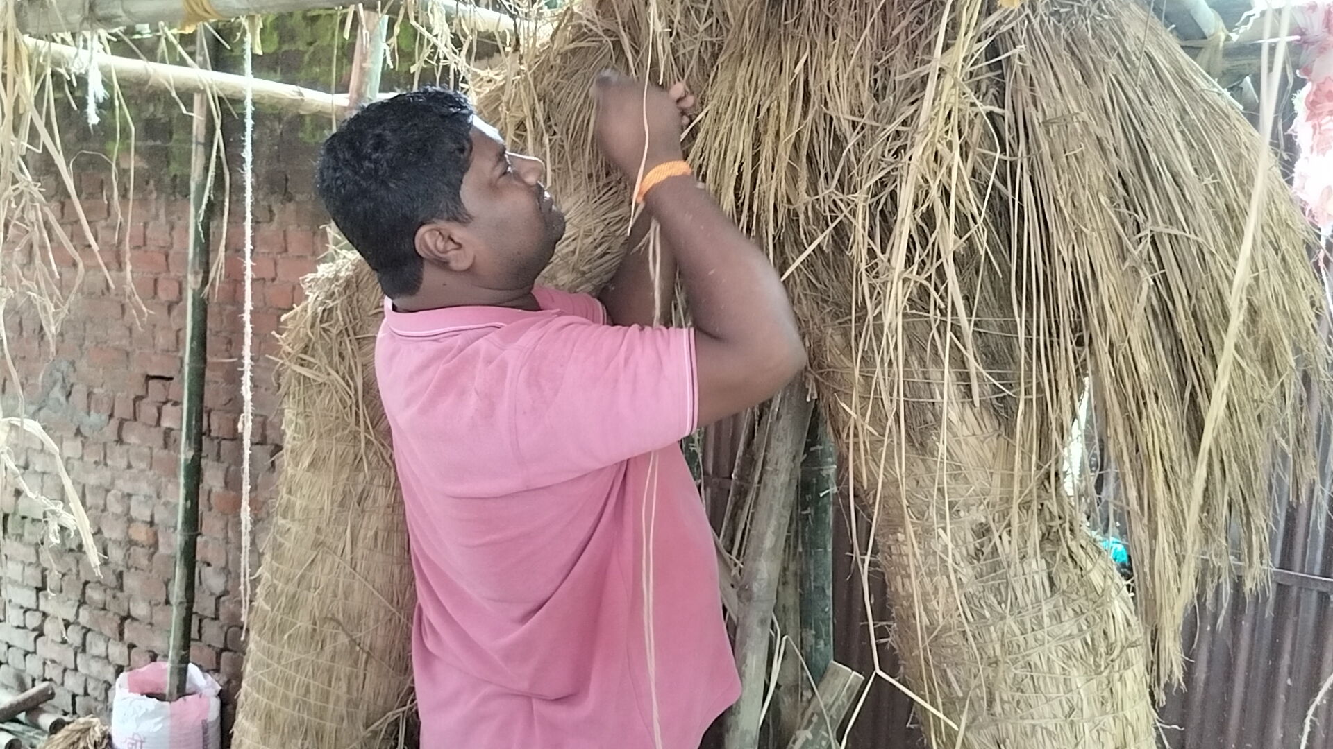 Gaya sculptor Vicky Bindu