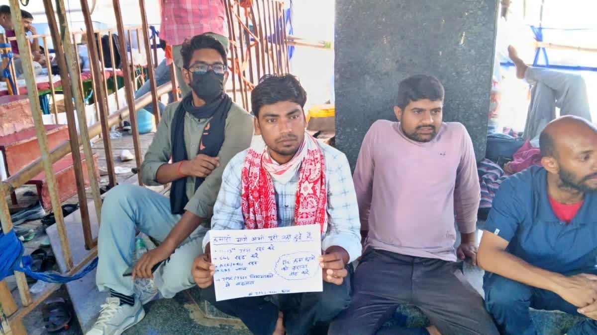 protesting students in Jharkhand