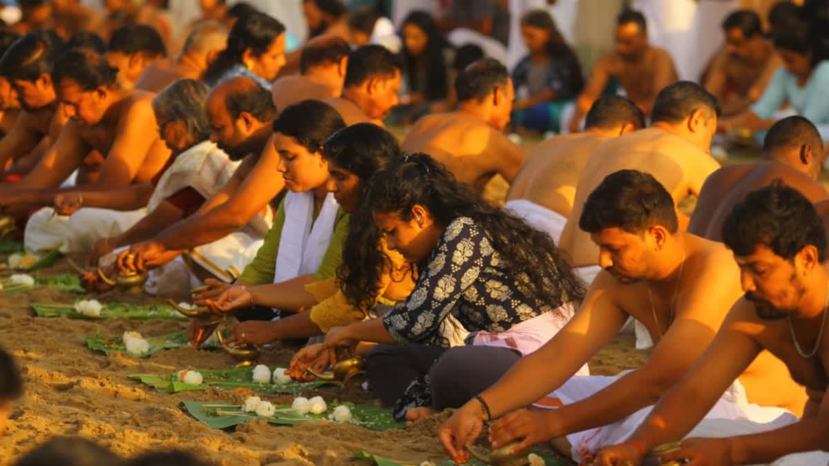 Thithi in Chennai Marina Beach