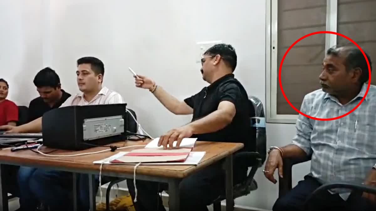 Lokayukta caught AE Tribal Affairs