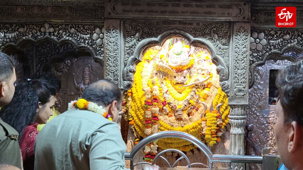 वाराणसी में भैरव बाबा की पूजा.