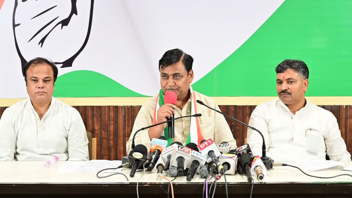 गोविंद सिंह डोटासरा और नेता प्रतिपक्ष टीकाराम जूली