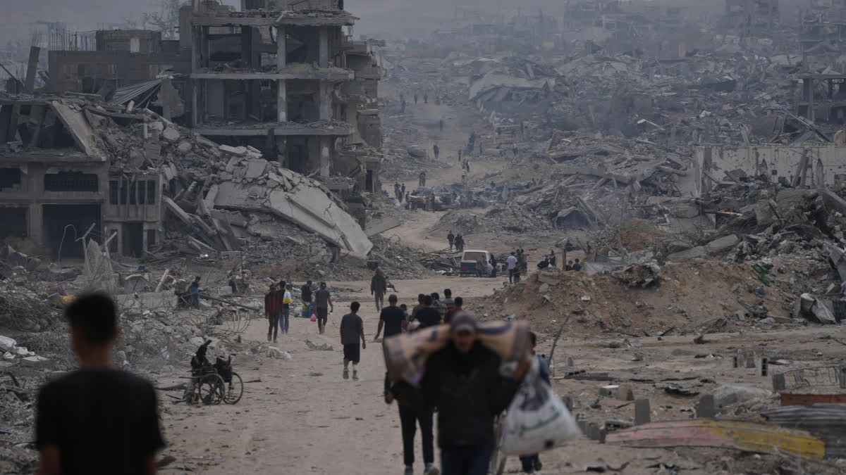 Palestinians Journey Back Home As Aid Convoys Start To Enter Gaza