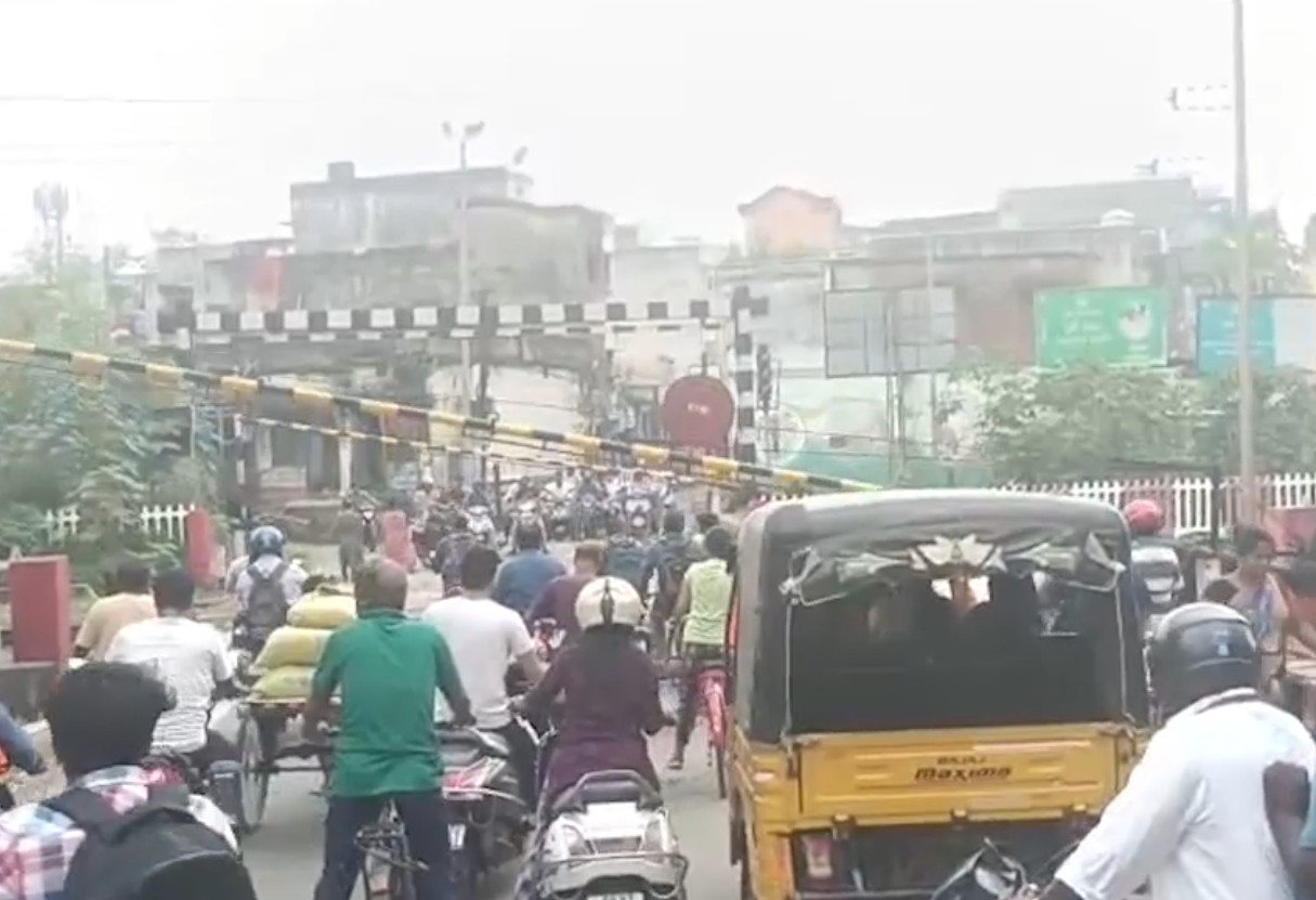 RAILWAYS LEVEL CROSSING SAFETY