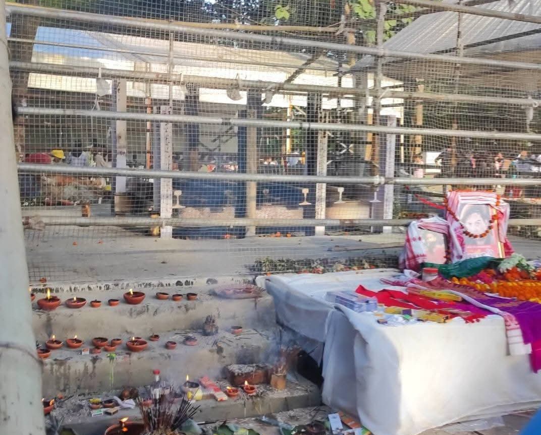 Zubeen Garg a devoted fan broke the traditional sacred thread