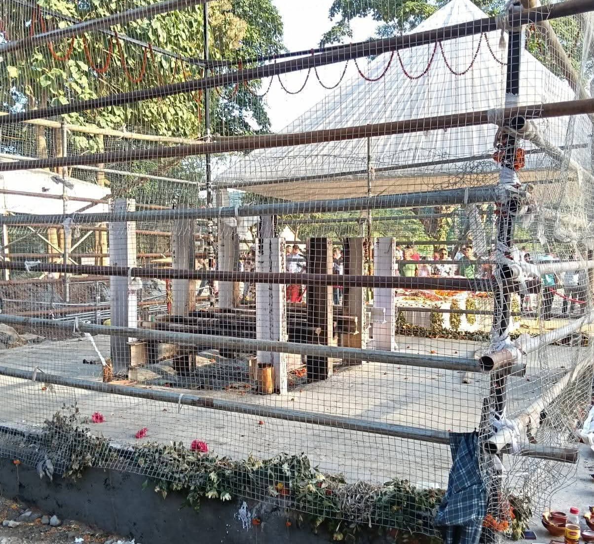 Zubeen Garg a devoted fan broke the traditional sacred thread