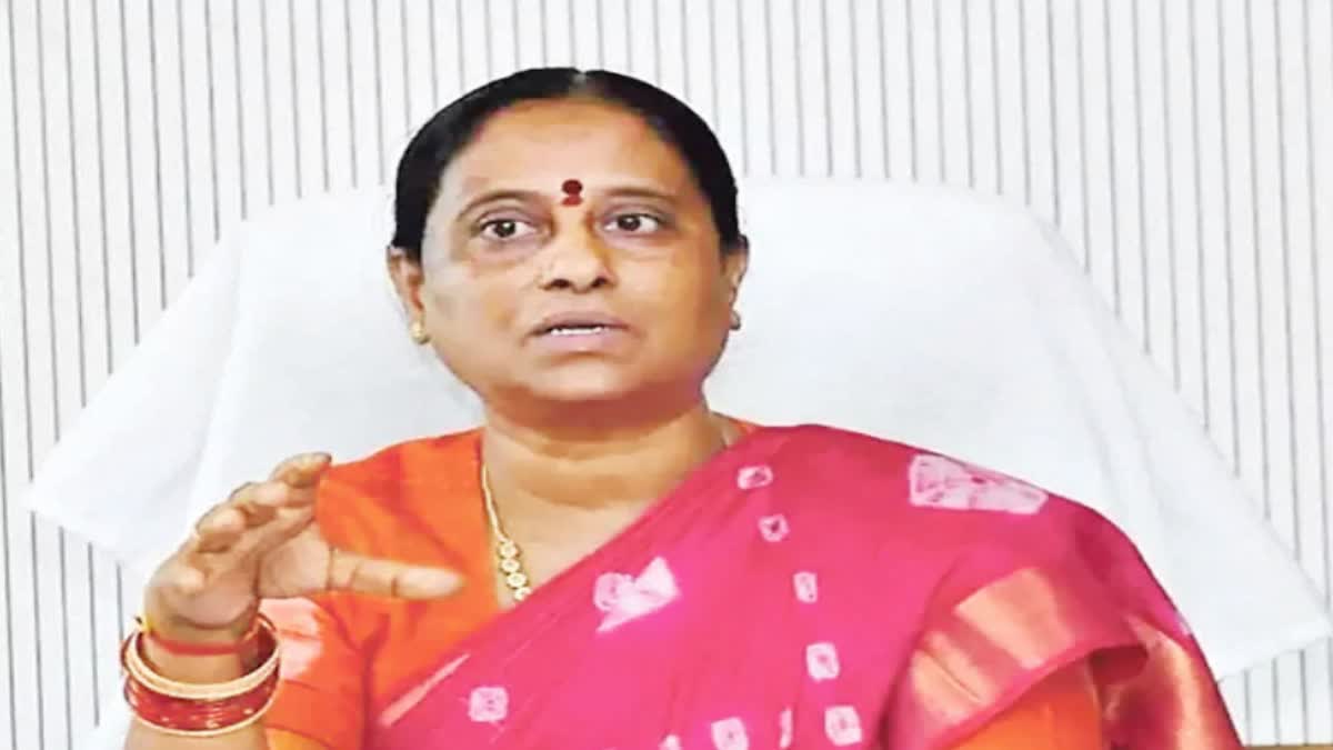 Minister Konda Surekha About Nagarjuna