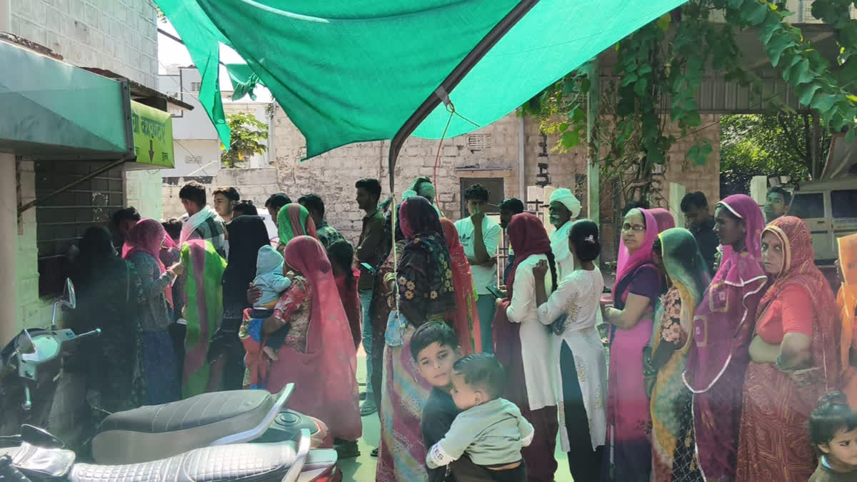 Patients waiting in line