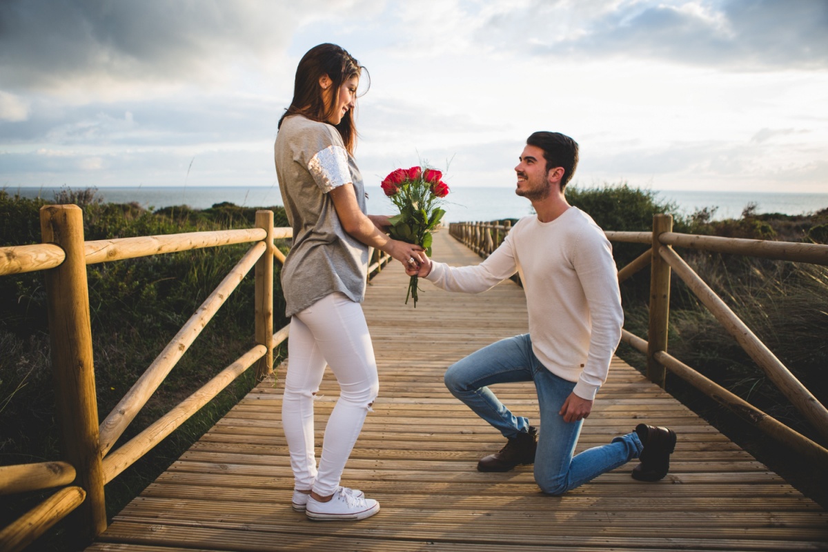 Man proposing to his girlfriend