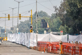 لال قلعہ دھماکہ: سرخ رنگ کی کار کو ٹریس کرنے کےلیے دہلی، اترپردیش اور ہریانہ میں الرٹ