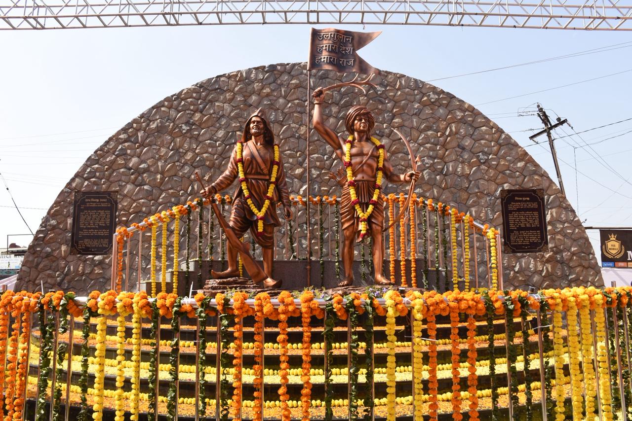 બિરસા મુંડા અને તાત્યા ભીલની મૂર્તિનું અનાવરણ