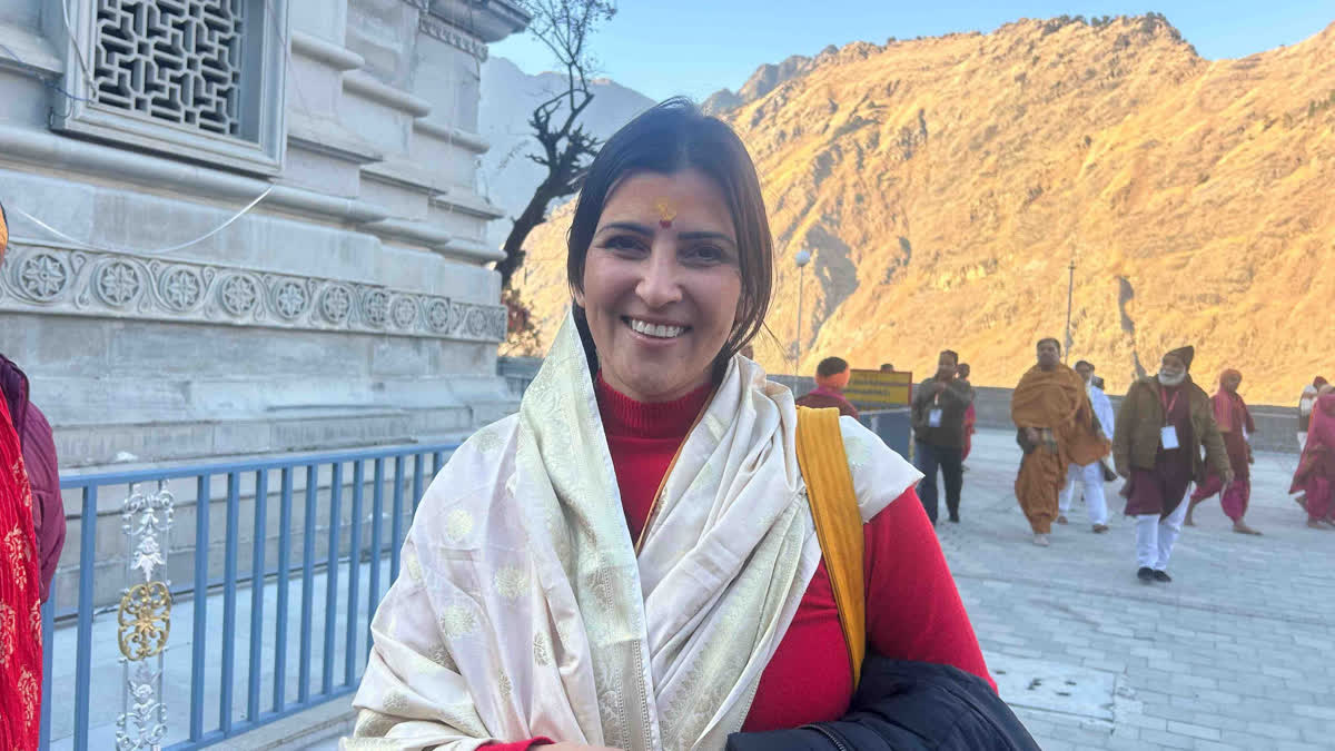 Brazilian Woman Walks Barefoot On Winter Pilgrimage Across Uttarakhand’s Sacred Shrines To 'Attain Peace' Brazilian Woman Walks Barefoot On Winter Pilgrimage Across Uttarakhand’s Sacred Shrines To Attain Peace
