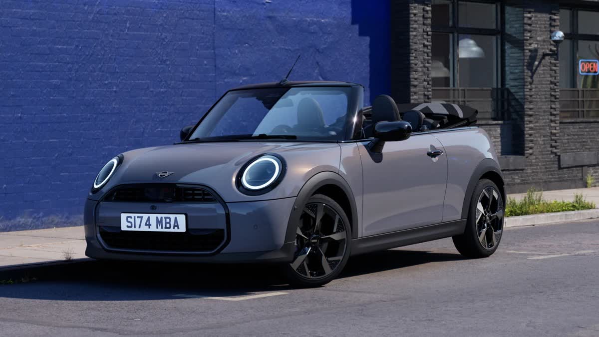 भारत में लॉन्च हुई नई MINI Cooper S Convertible हैचबैक, जानें क्या है कीमत