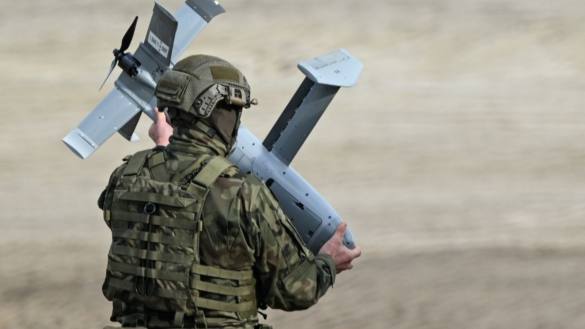 US army soldiers train with MEROPS counter-UAS platform in Poland