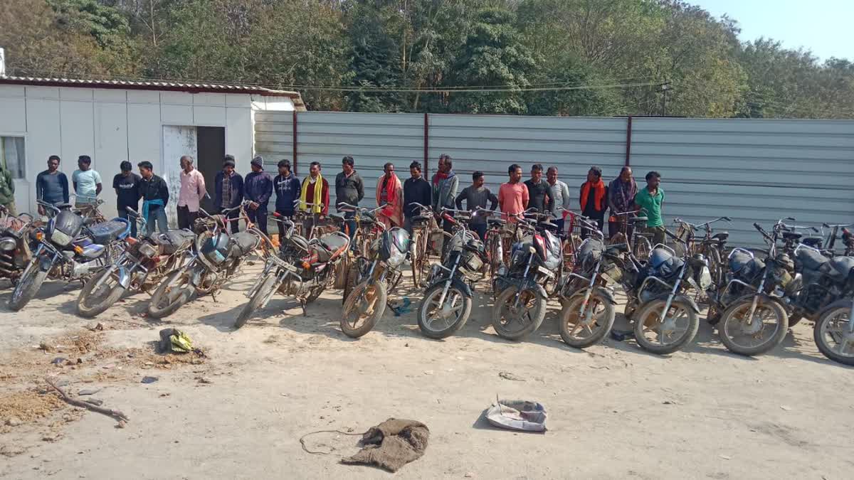 21 PEOPLE ARRESTED