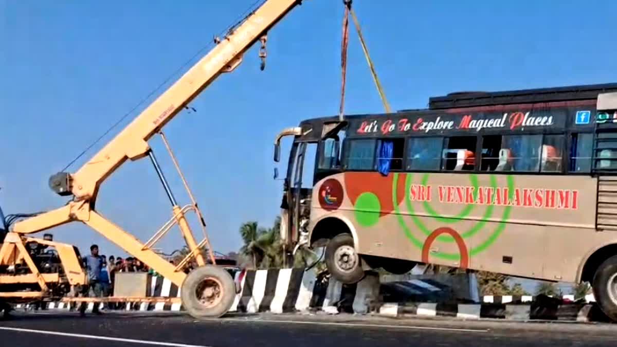 pilgrim bus meets witch accident in Odisha’s Balasore