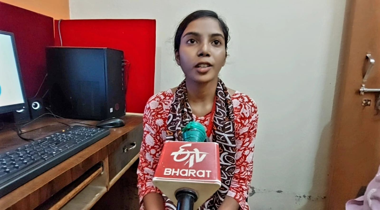 रौशिका, आरजे, रेडियो गूंज, पकौली