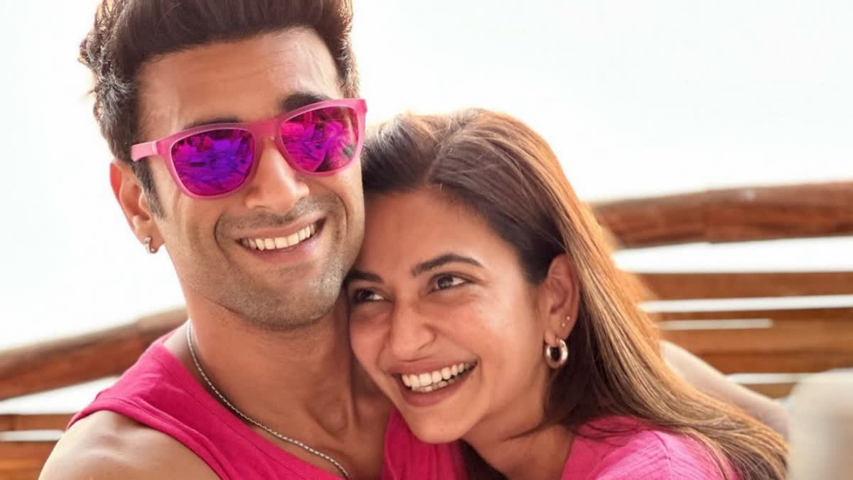 Pulkit-Kriti wedding: Festivities to kickstart with Mehendi today; couple to opt for Punjabi wedding After dating for several years, Pulkit Samrat and Kriti Kharbanda have decided to take their romance to the next level by getting married. As per reports, the couple will be opting for a Punjabi wedding with close friends and family members in attendance.