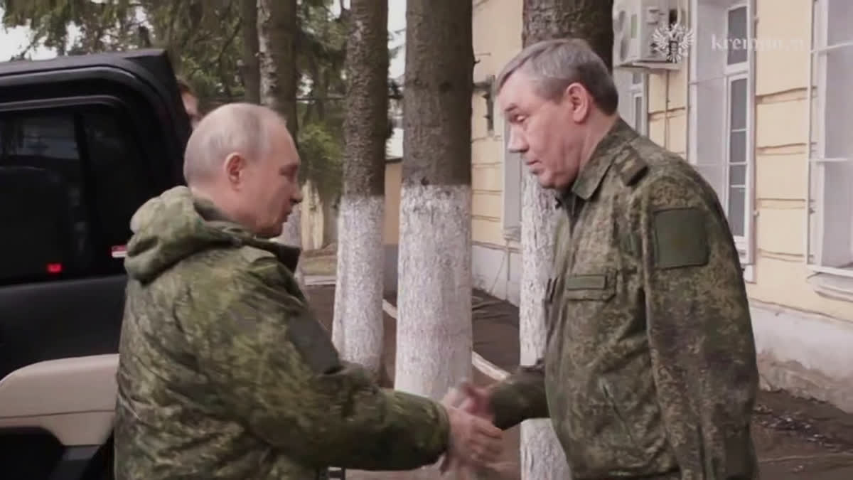 US Envoys Head To Moscow For Ukraine Ceasefire Talks US Envoys Head To Moscow For Ukraine Ceasefire Talks