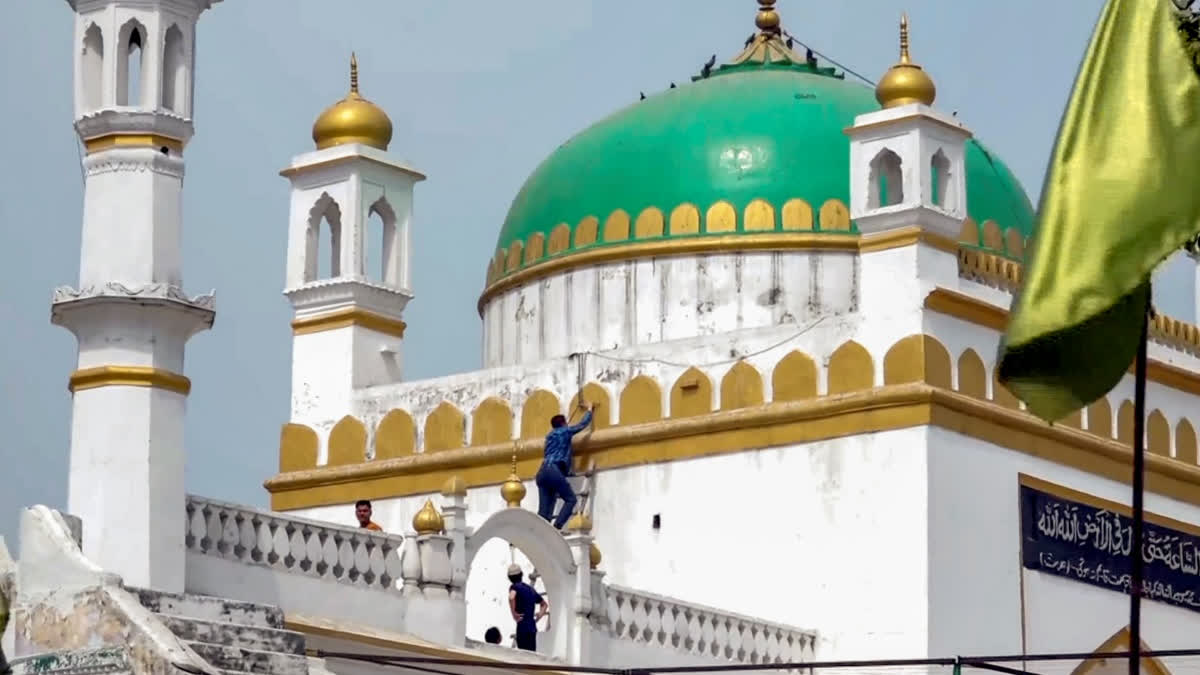 Whitewashing Of Shahi Jama Masjid In Sambhal: ASI Team Conducts Assessment