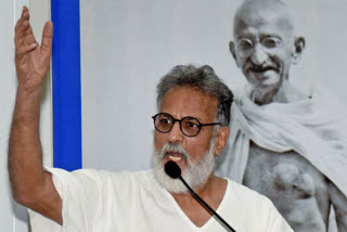 Protesters Raise Slogans Against Tushar Gandhi In Kerala