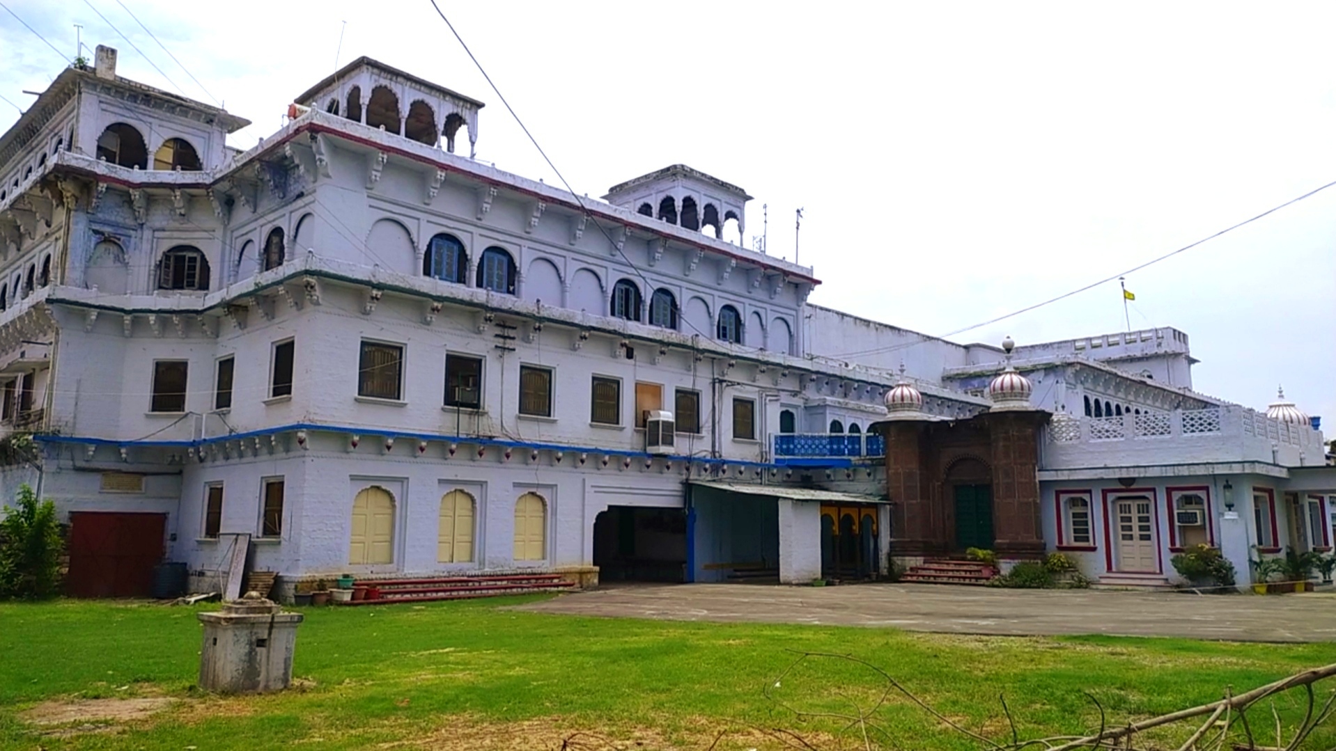 Rewa's Holi, inspired by Lord Krishna's devotion, involves music, dance, and several rituals, with the King playing the Mridang during celebrations.