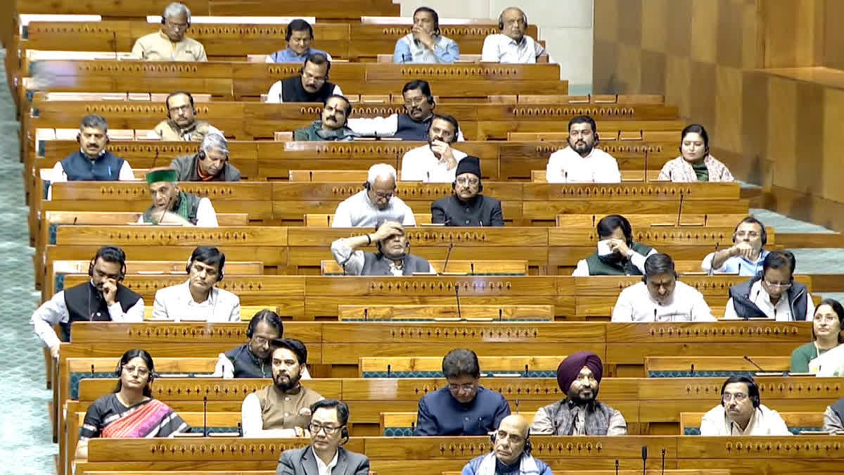 वित्त वर्ष 2026 के लिए 2.01 लाख करोड़ रुपये के पूरक व्यय को मंजूरी देने के बाद LokSabha ने दिनभर के लिए सत्र स्थगित कर दिया। 2 Parliament Budget Session 2026 LIVE: Lok Sabha Approves Second Batch Of Supplementary Demands For Grants, Both Houses Adjourned