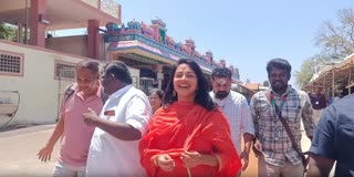 பழனி மலைக்கோயிலில் நடிகை அமலாபால் சாமி தரிசனம்