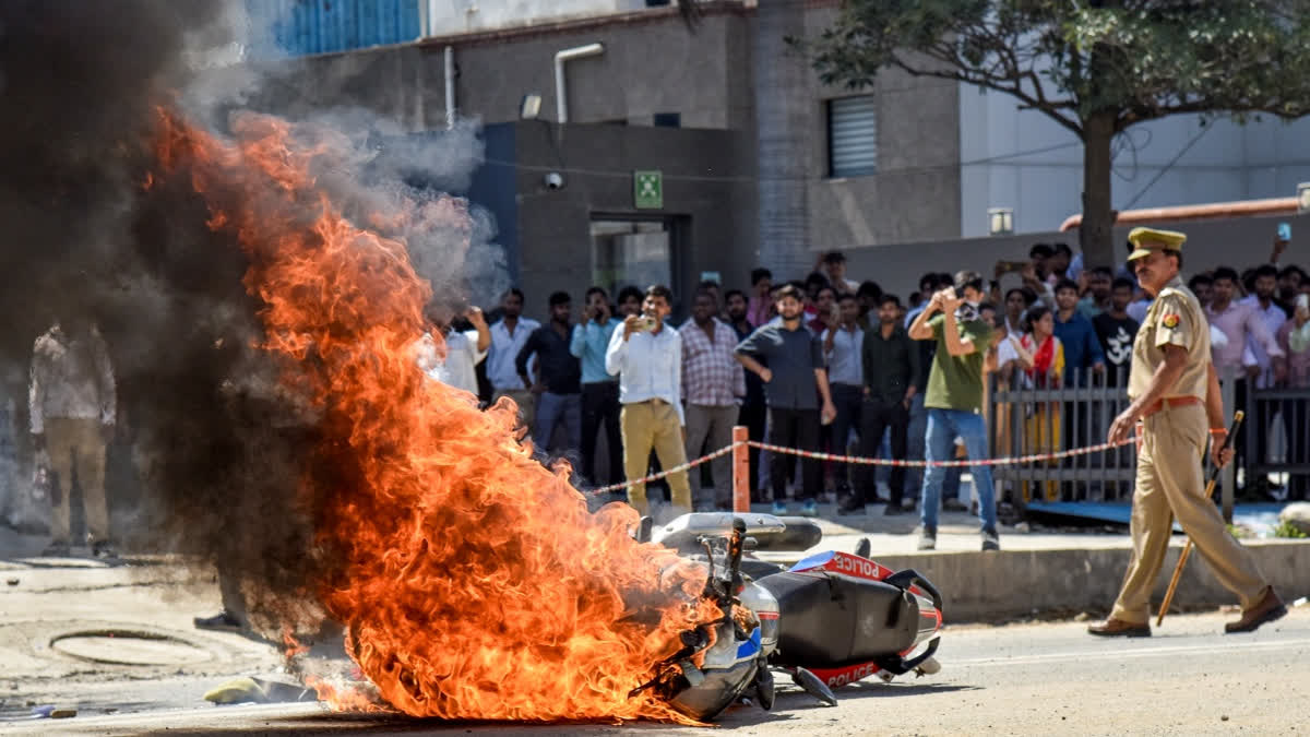 noida-erupts-in-violent-protest-by-labours-over-salary-hike-vehicles-torched-tear-gas-fired