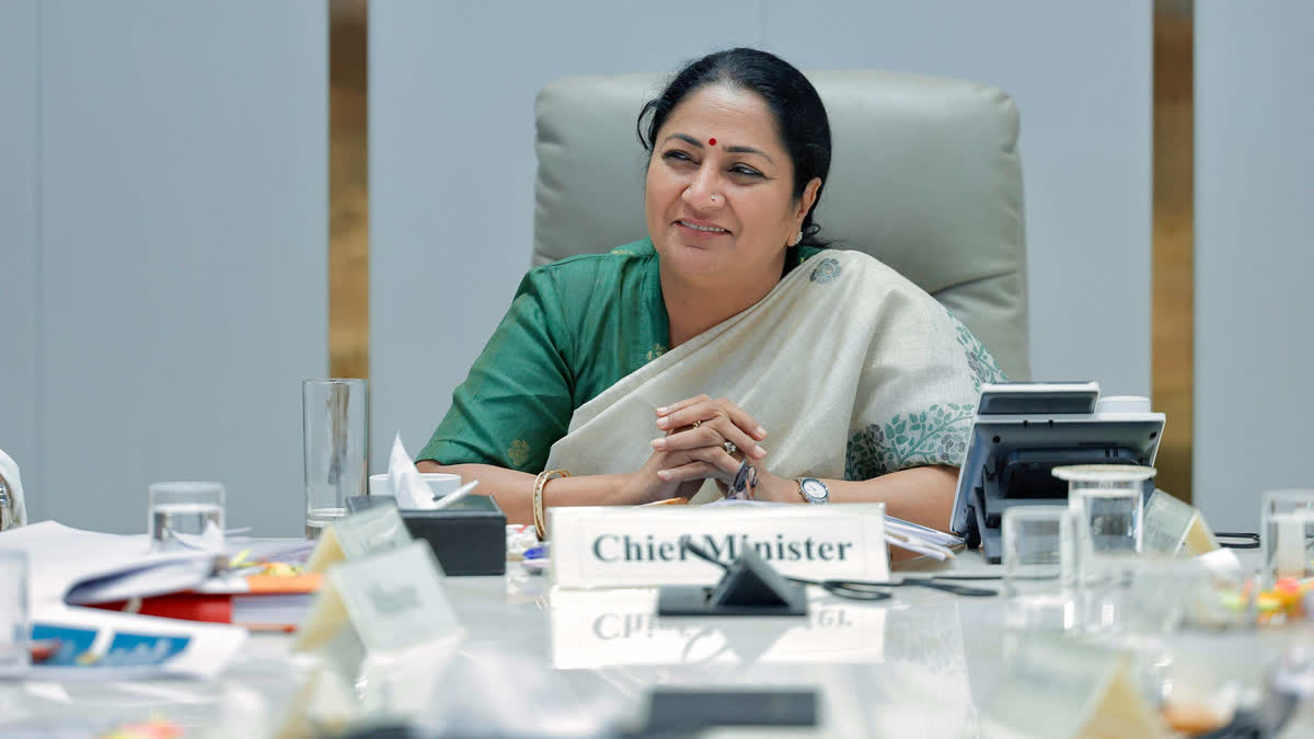 एलपीजी आपूर्ति पूरी तरह नियंत्रण में है, घबराहट में न आएं दिल्लीवासी: सीएम रेखा गुप्ता का दावा रेखा गुप्ता, Delhi Chief Minister