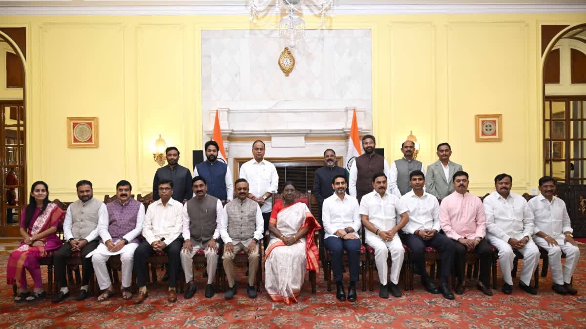 Minister_Lokesh_met_President_Murmu