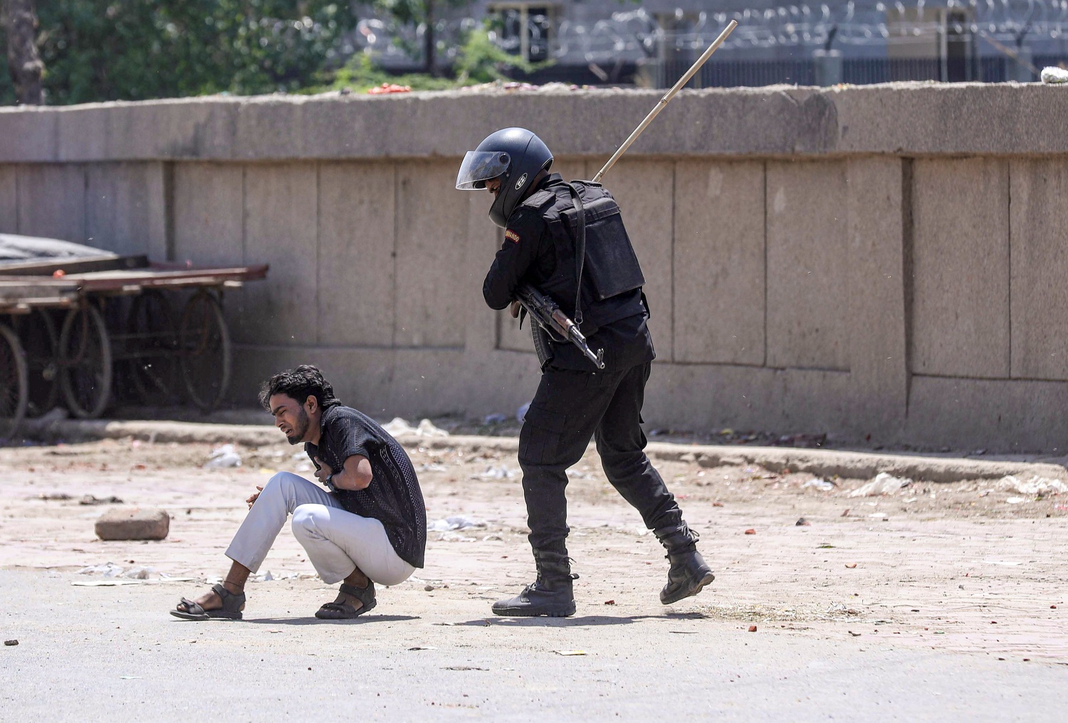 noida-erupts-in-violent-protest-by-labours-over-salary-hike-vehicles-torched-tear-gas-fired
