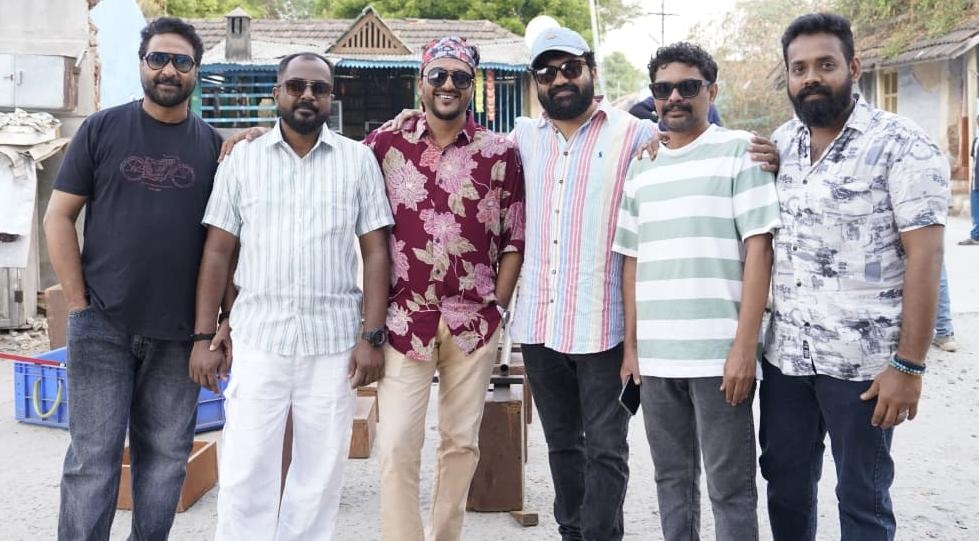 അത്ഭുത സിദ്ധിയുള്ള പ്രതിമ;ധ്യാന്‍ ശ്രീനിവാസന്‍ ചിത്രം തേവര്‍ ചിത്രീകരണം ...