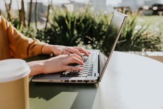 USE LAPTOP SAFELY AND EFFICIENTLY